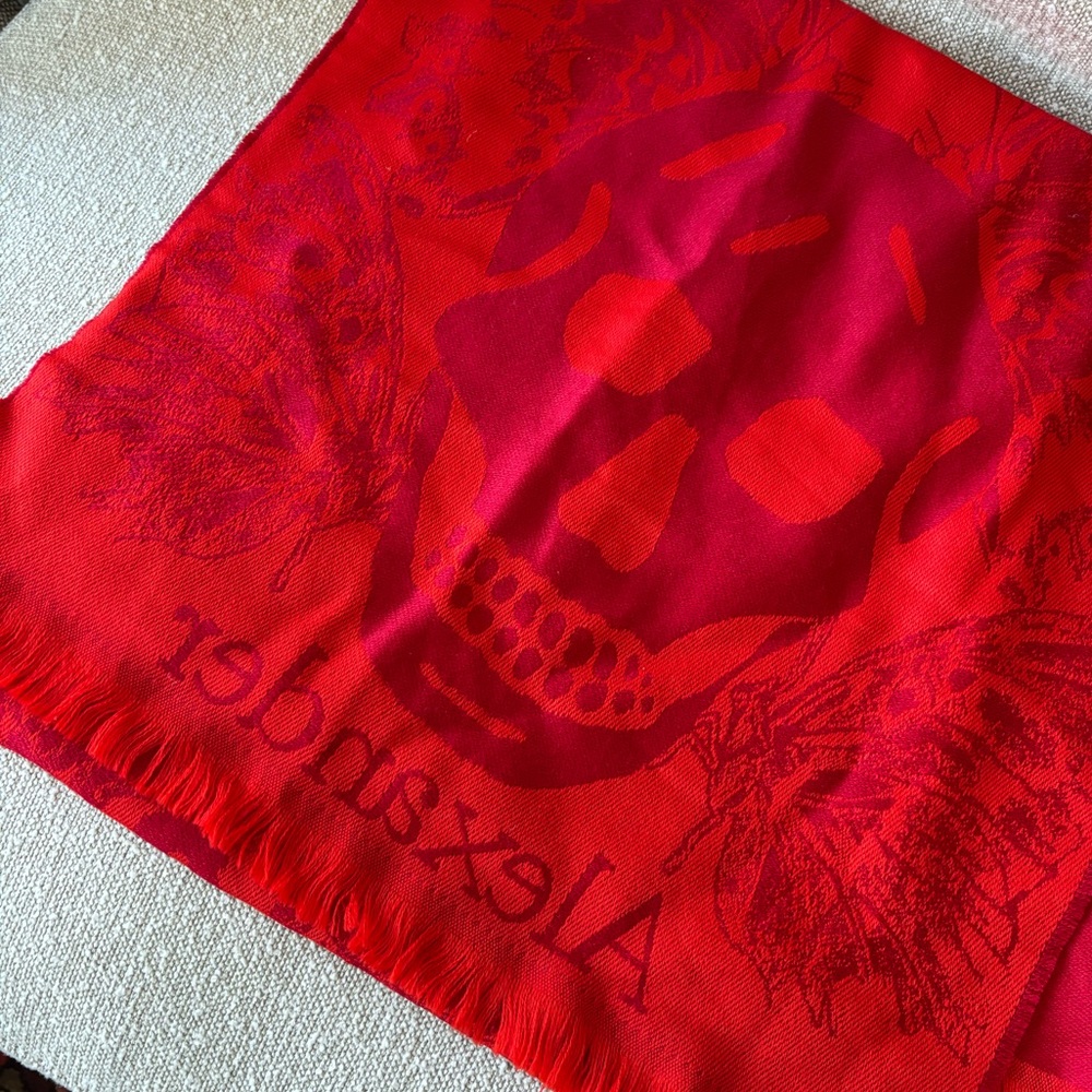 Alexander McQueen Red Skull Jacquard Silk-Blend Scarf